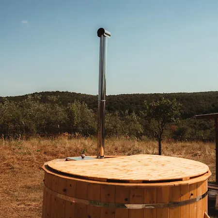 Benehati Kunyhok 度假居 *